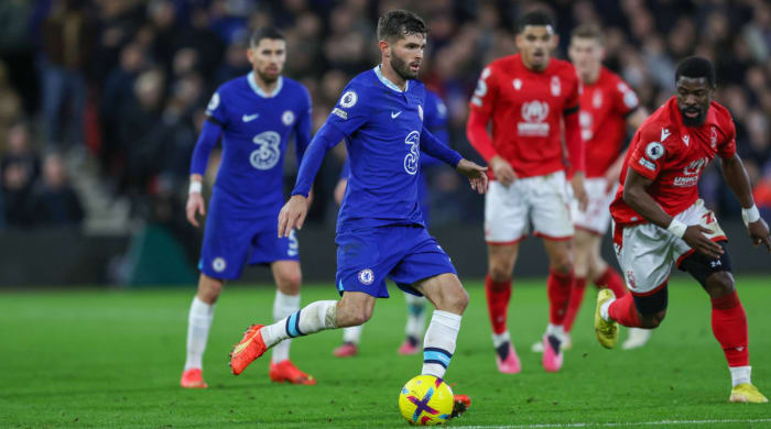 Christian Pulisic playing against Nottingham Forest.